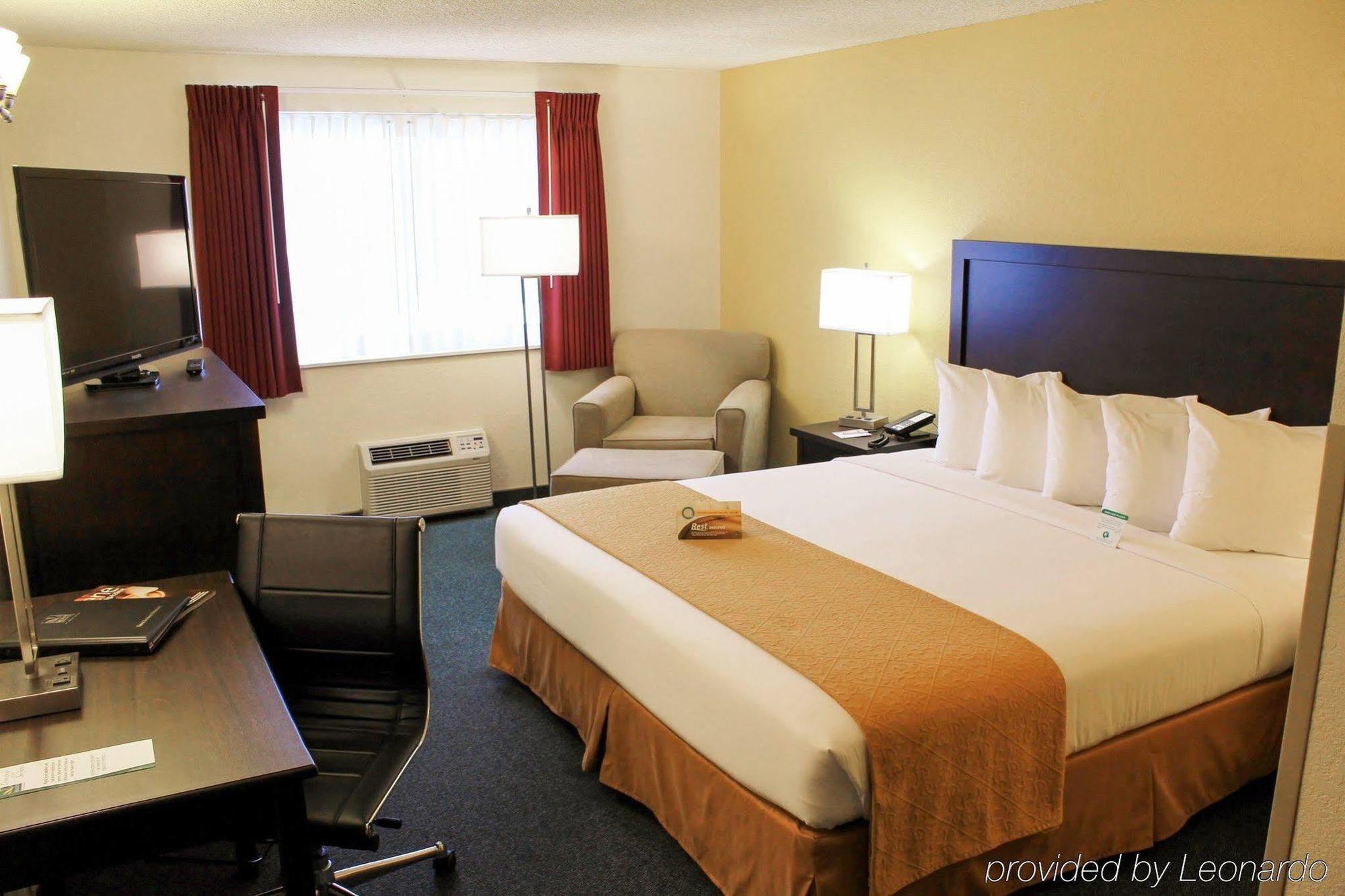 Quality Inn & Suites Springfield Exterior photo
