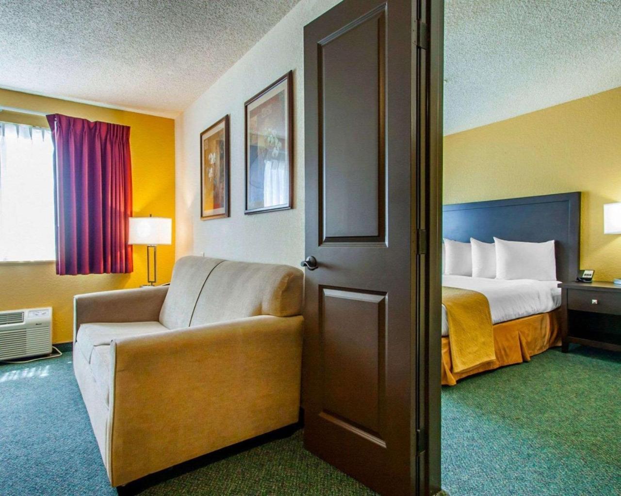 Quality Inn & Suites Springfield Exterior photo