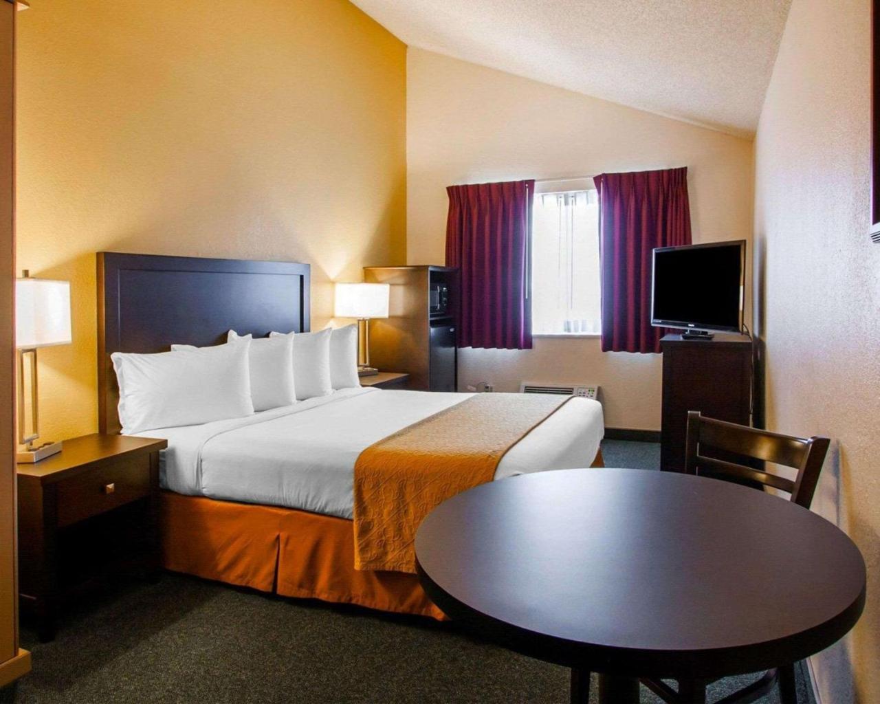 Quality Inn & Suites Springfield Exterior photo