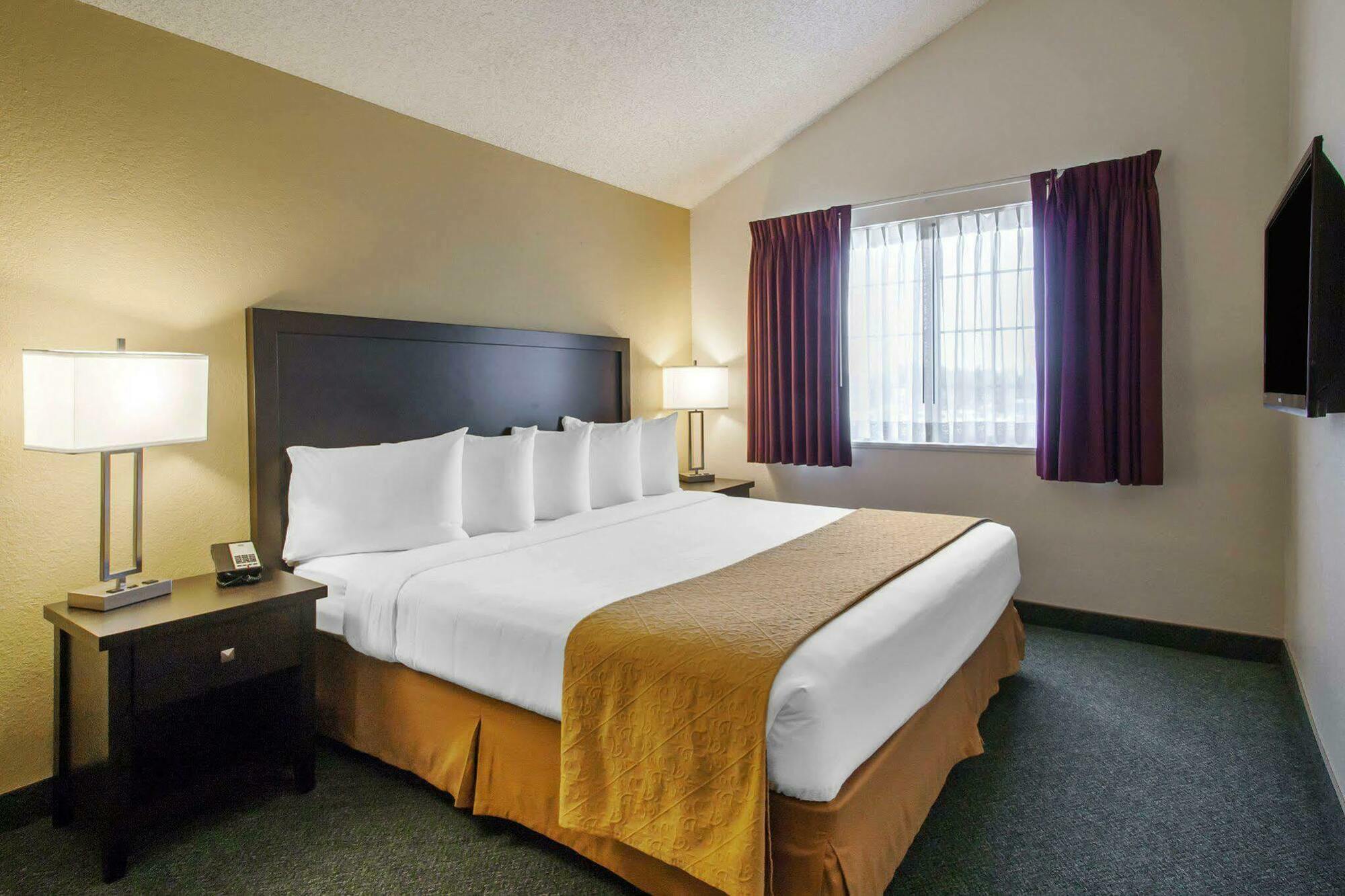 Quality Inn & Suites Springfield Exterior photo