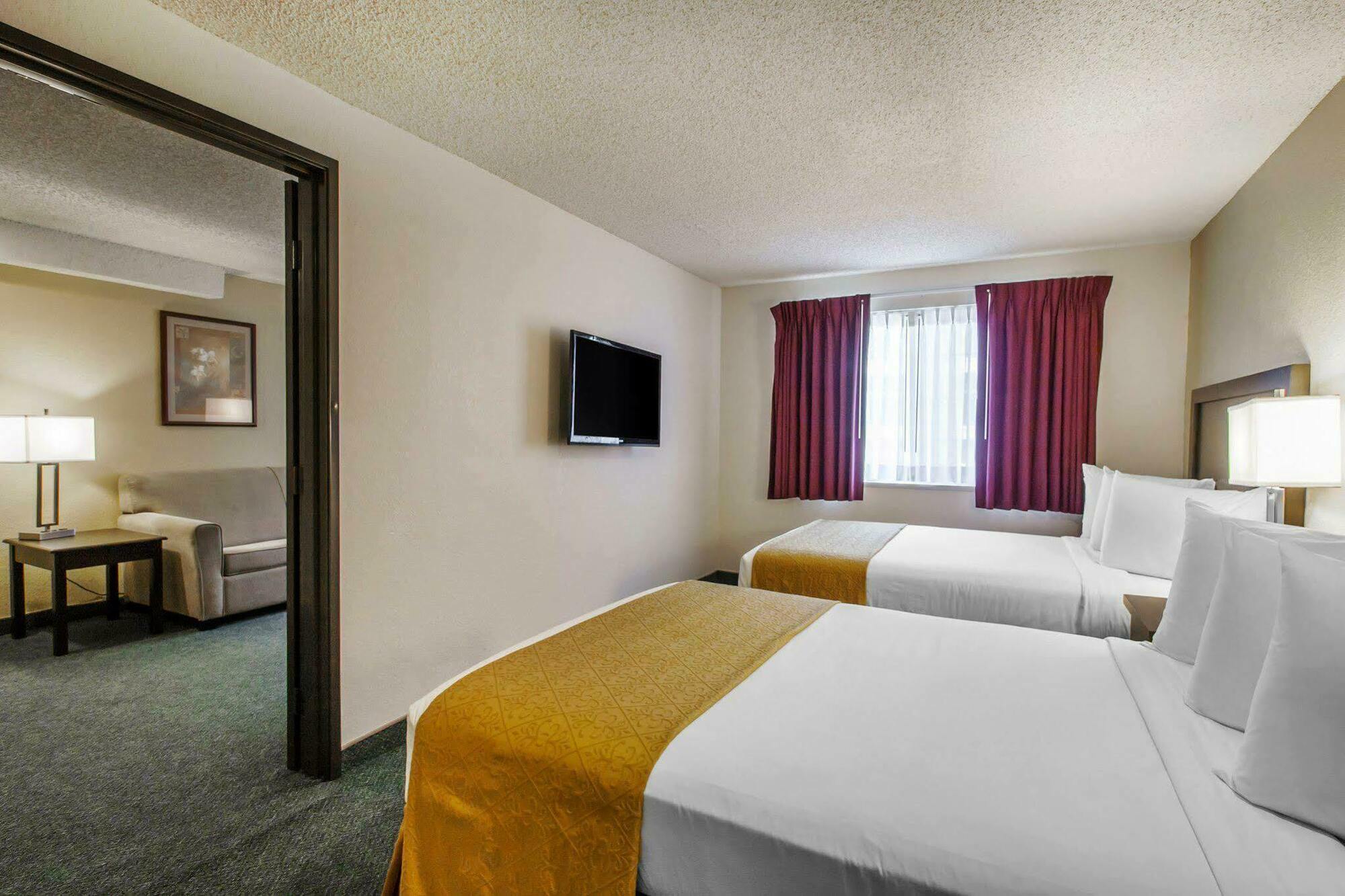 Quality Inn & Suites Springfield Exterior photo